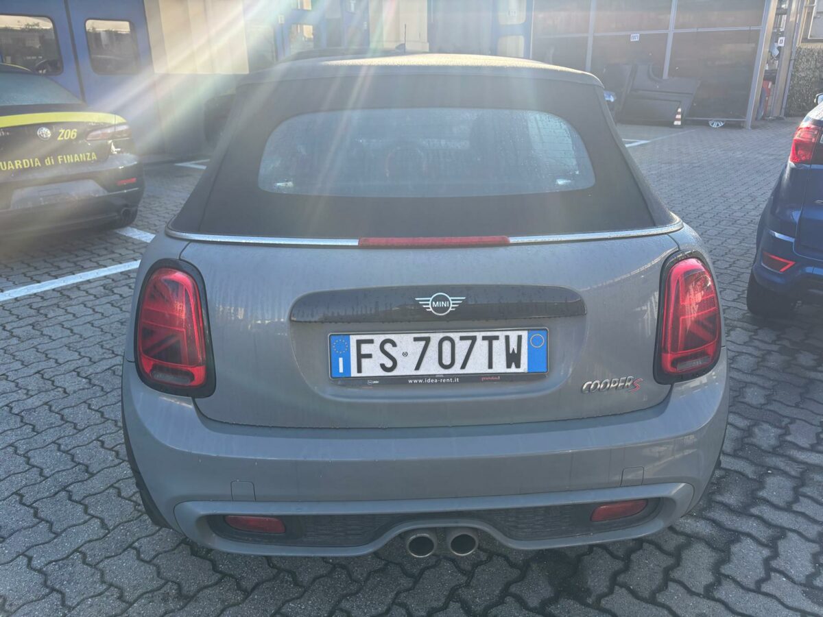 f93a4eab-a61b-401c-9418-73f6dc71d2c2