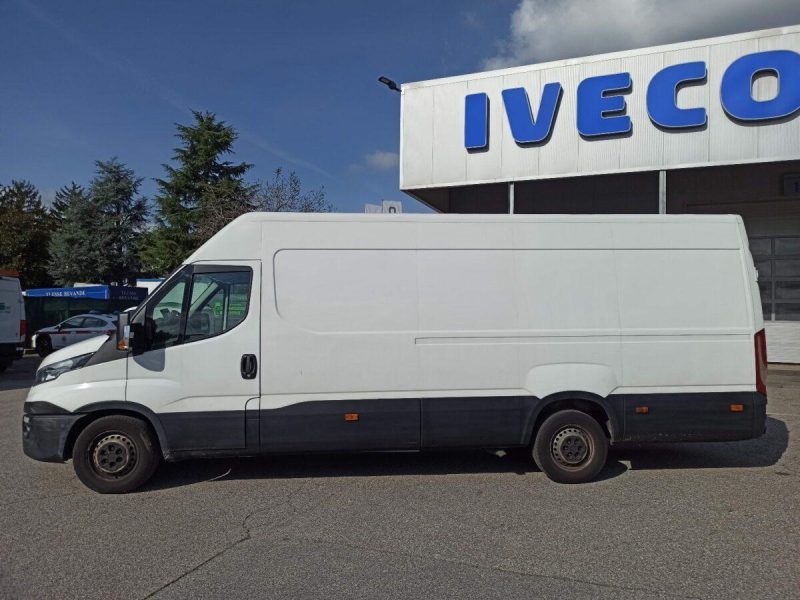 WhatsApp Image 2024-12-09 at 18.06.32