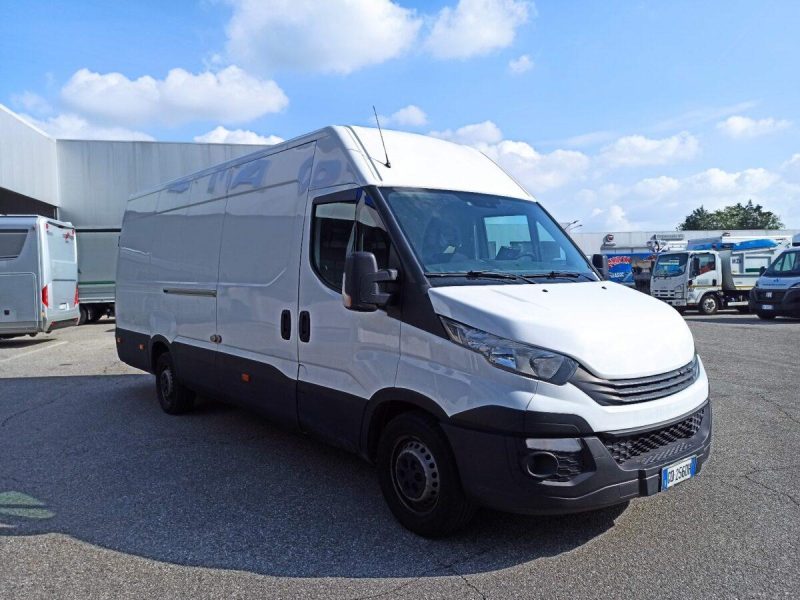 WhatsApp Image 2024-12-09 at 18.06.33 (1)