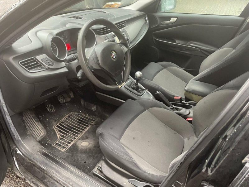 WhatsApp Image 2025-10-21 at 09.36.11 (3)